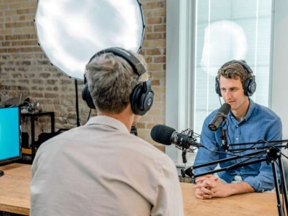 Top 15 SaaS Podcasts: Business Owners Should Be Listening To